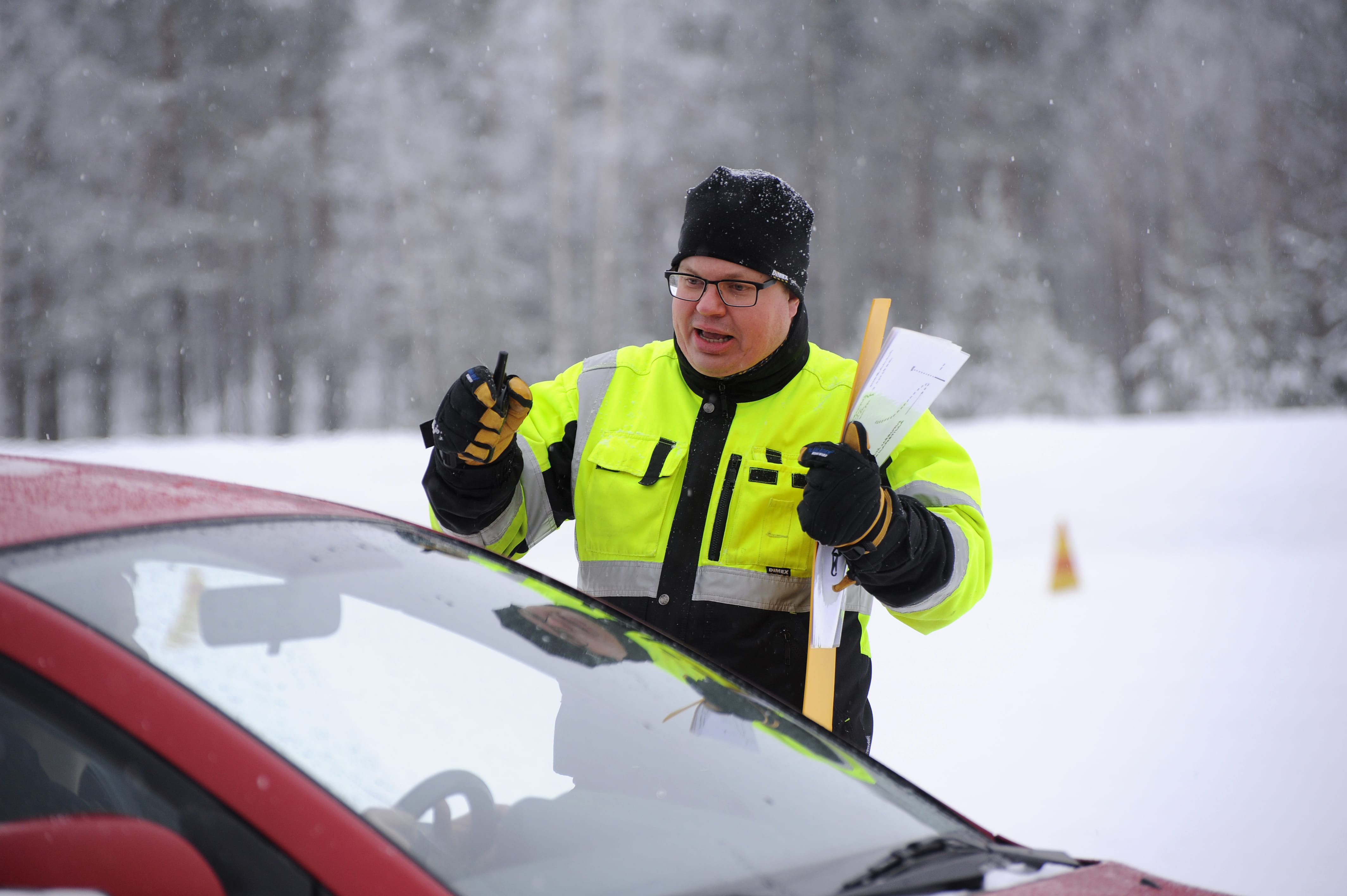 Autoliiton Koulutuspäällikölle Moottoriliikenteen Ansiomitali - Autoliitto