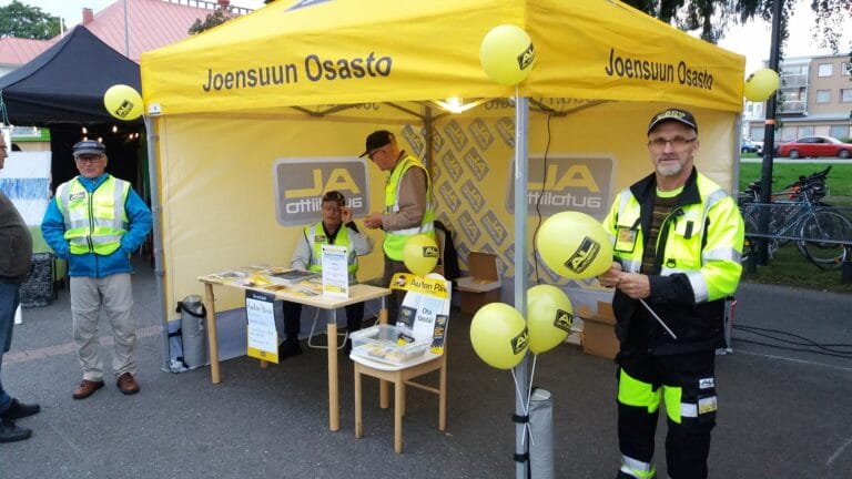 Autoliiton Joensuun osasto Joen Yö -tapahtumassa 2017